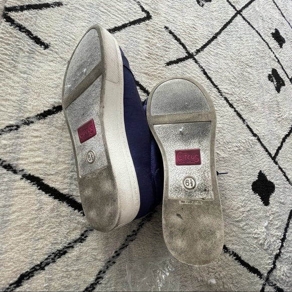 Sam Edelman satin charm sneakers - Picture 4 of 4